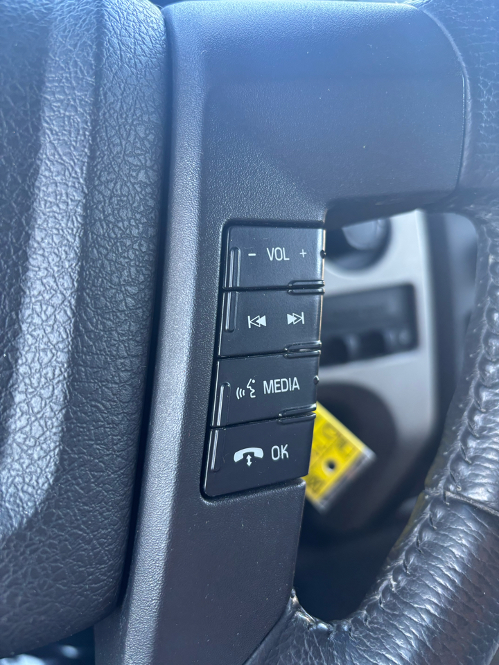 Ford F-150 XL 6.5-ft. Bed 4WD 2011 Ford F-150 XL 6.5-ft. Bed 4WD 2011