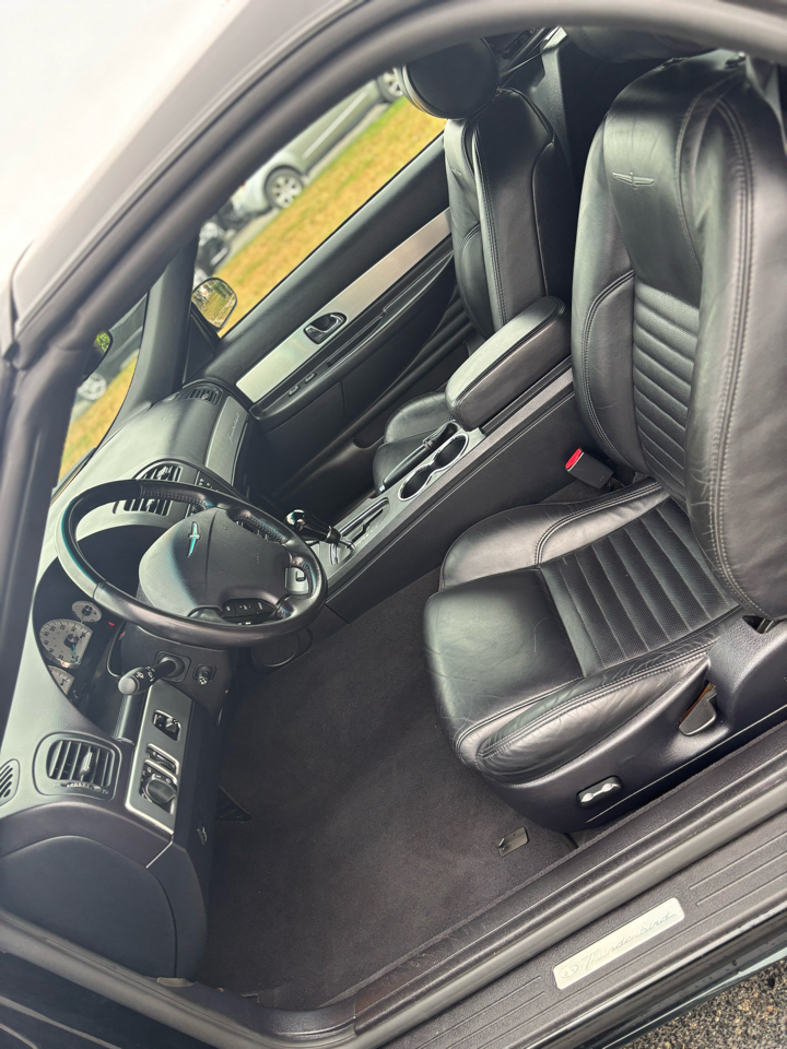 Ford Thunderbird Deluxe with removable top 2003 Ford Thunderbird Deluxe with removable top 2003