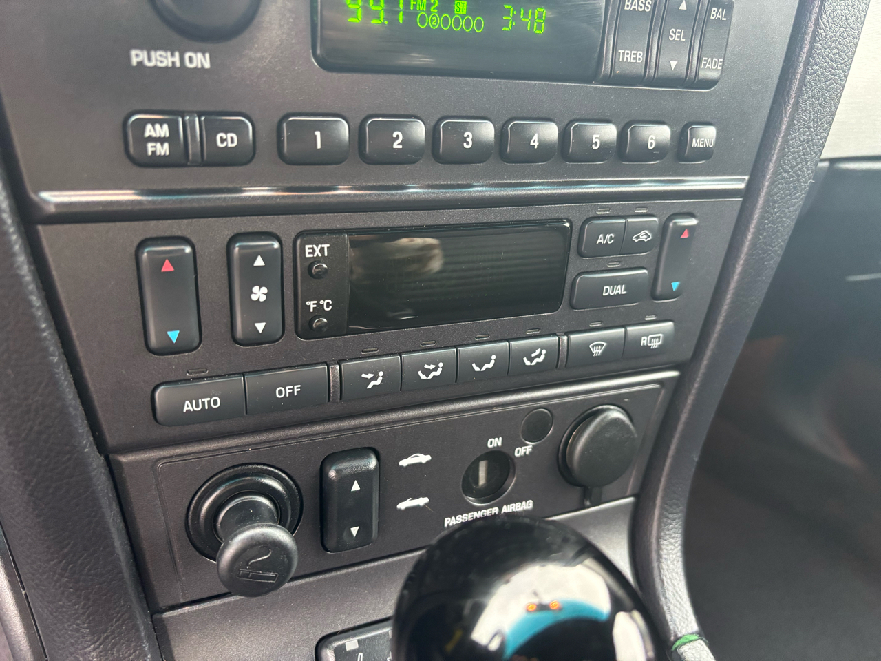 Ford Thunderbird Deluxe with removable top 2003 Ford Thunderbird Deluxe with removable top 2003