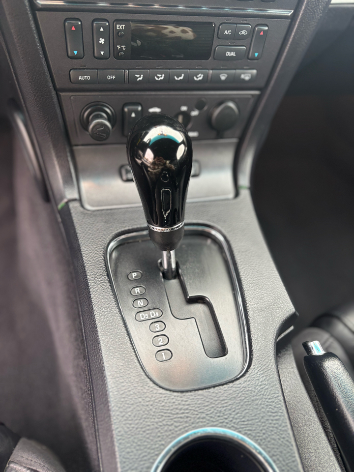 Ford Thunderbird Deluxe with removable top 2003 Ford Thunderbird Deluxe with removable top 2003