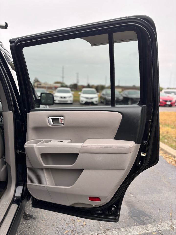 Honda Pilot EX-L 4WD 5-Spd AT 2015 Honda Pilot EX-L 4WD 5-Spd AT 2015