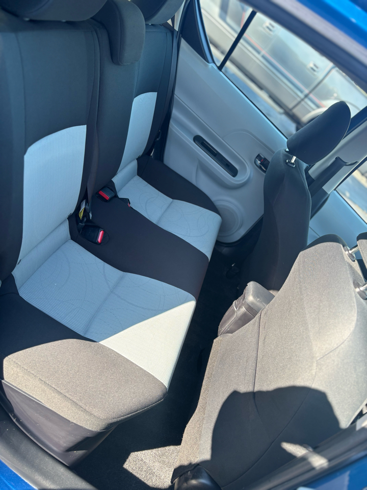 Toyota Prius c  2013 Toyota Prius c  2013