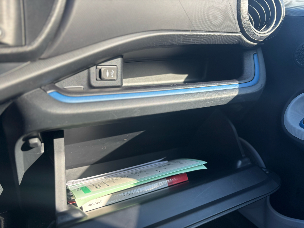 Toyota Prius c  2013 Toyota Prius c  2013