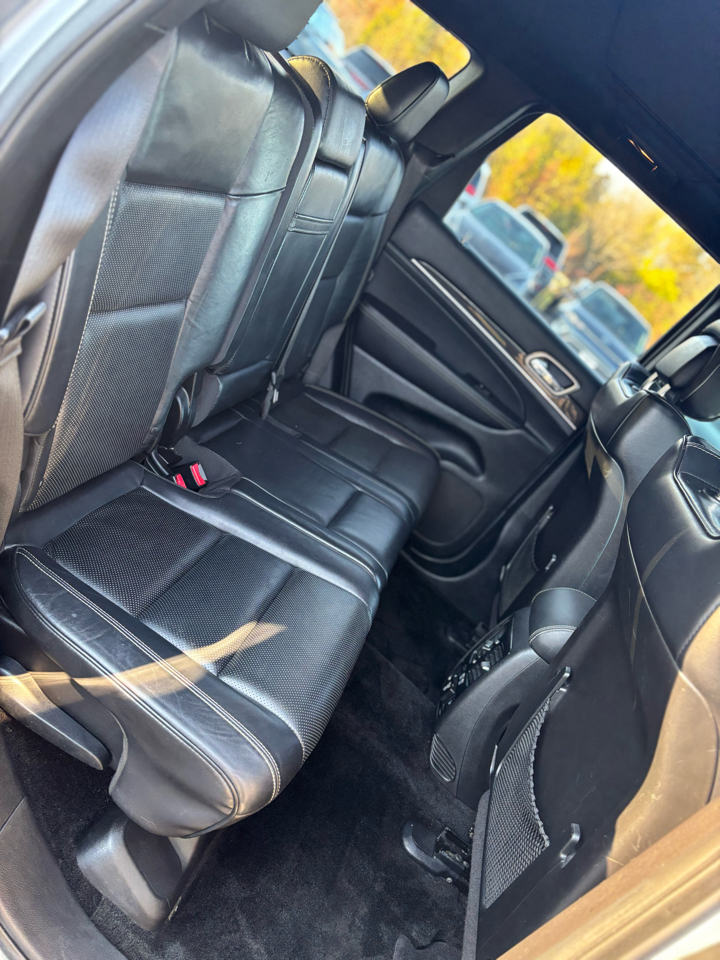 Jeep Grand Cherokee Overland 4WD 2015 Jeep Grand Cherokee Overland 4WD 2015