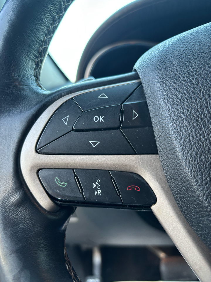 Jeep Grand Cherokee Overland 4WD 2015 Jeep Grand Cherokee Overland 4WD 2015