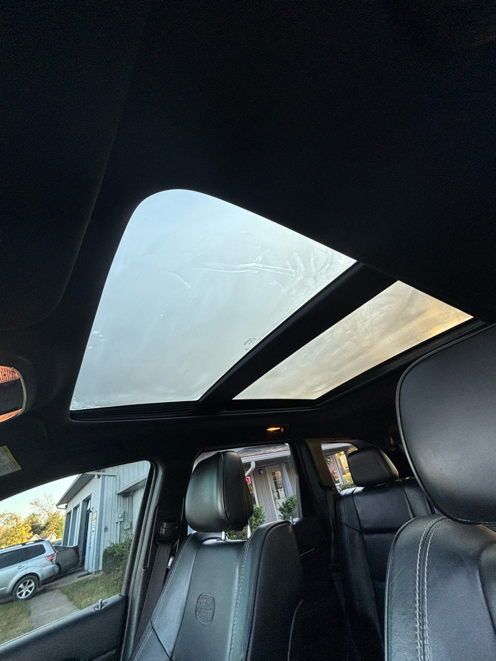 Jeep Grand Cherokee Overland 4WD 2015 Jeep Grand Cherokee Overland 4WD 2015