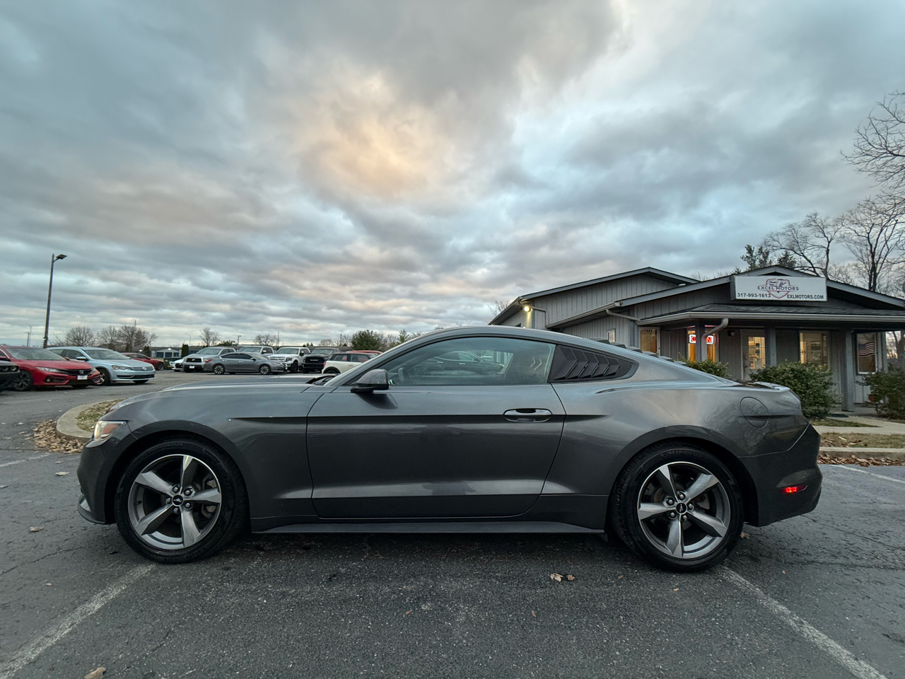 2017 Ford Mustang EcoBoost photo 4