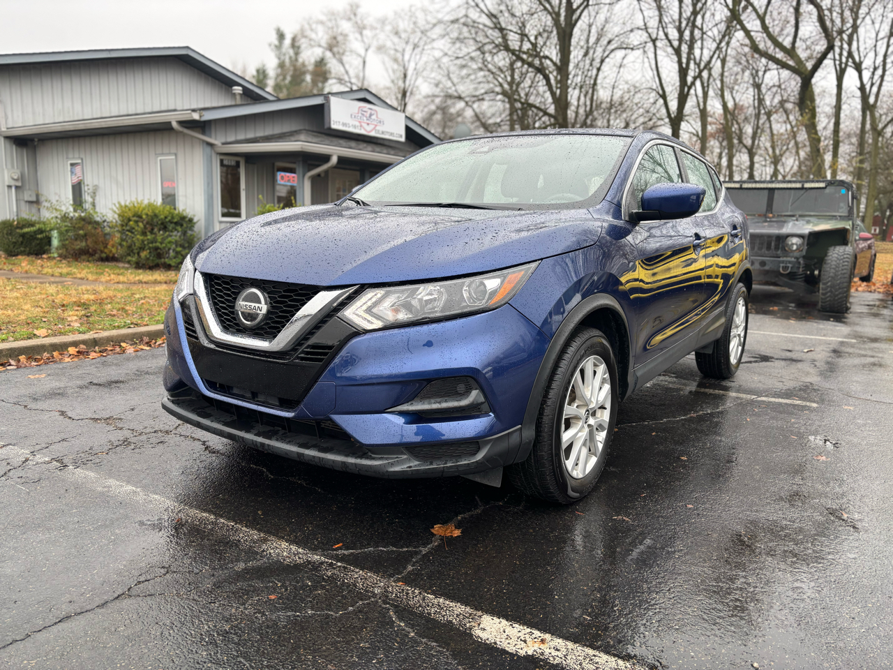 2021 Nissan Rogue Sport S photo 2