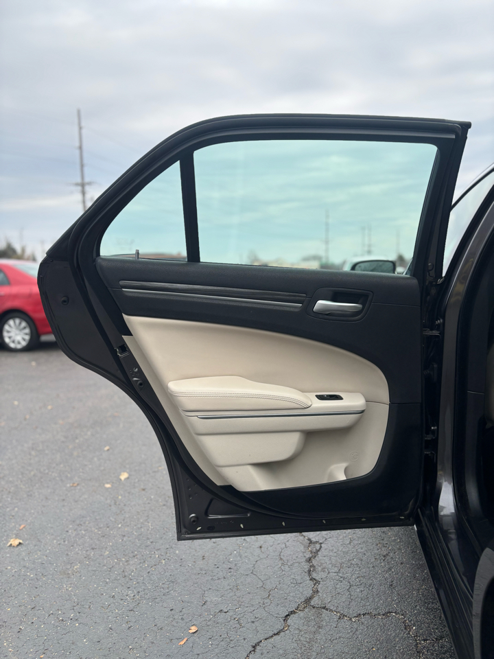 Chrysler 300 Limited AWD 2016