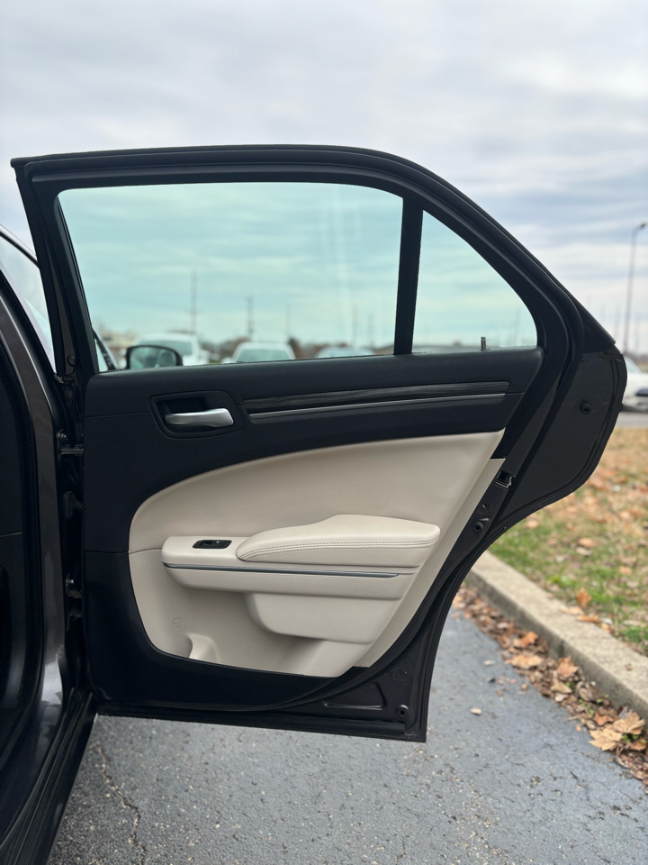 Chrysler 300 Limited AWD 2016