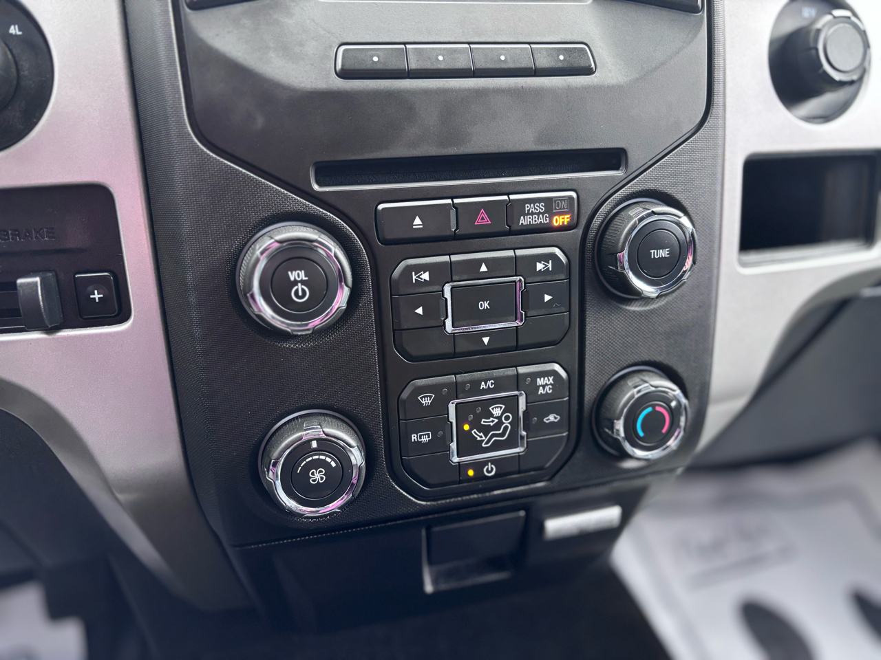 Ford F-150 XL SuperCrew 5.5-ft. Bed 4WD 2014