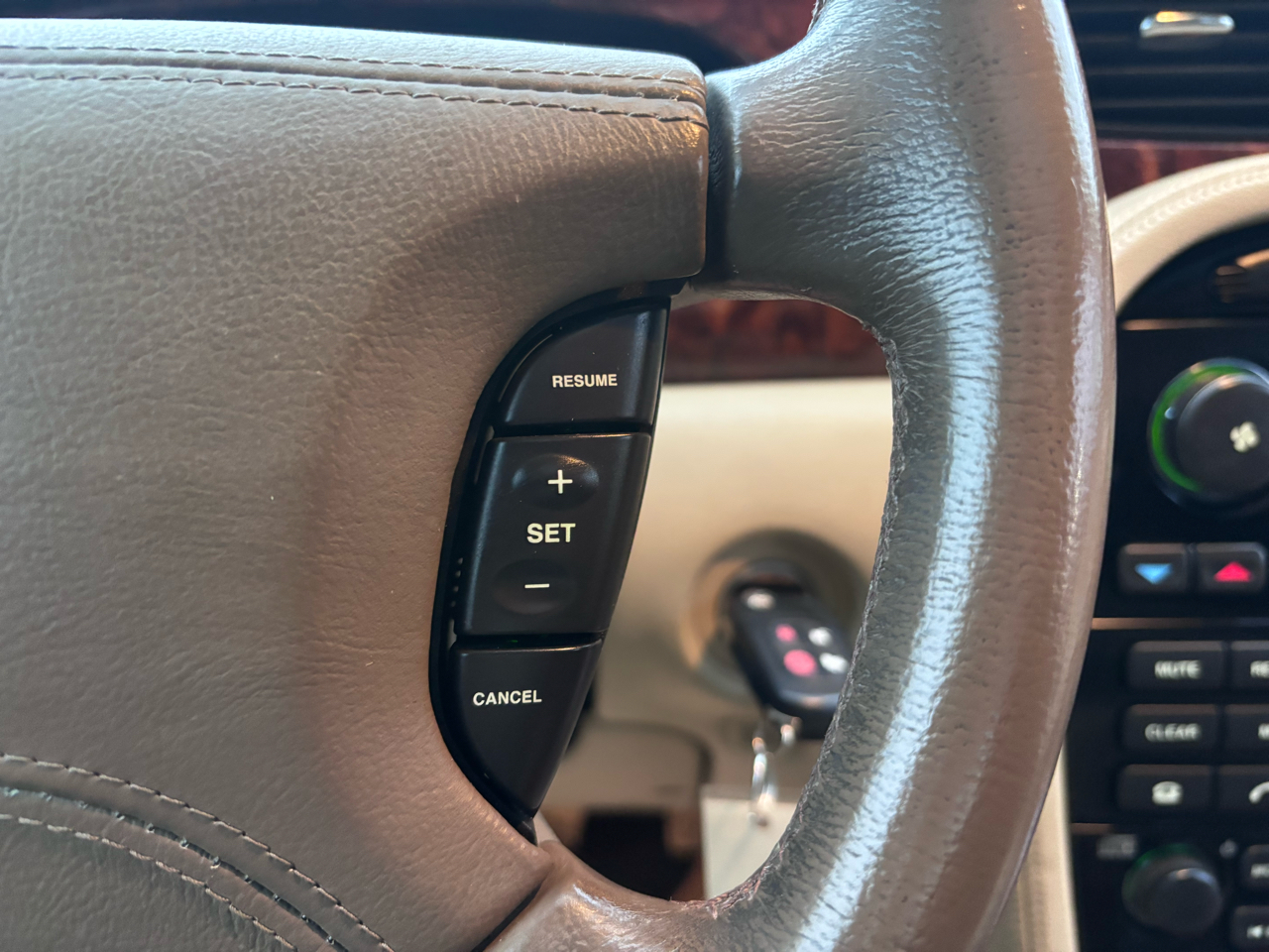 Jaguar XJ-Series XJ8 L 2006