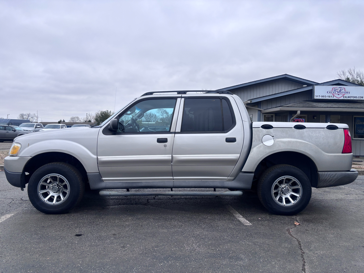Ford Explorer Sport Trac XLS 2WD 2005