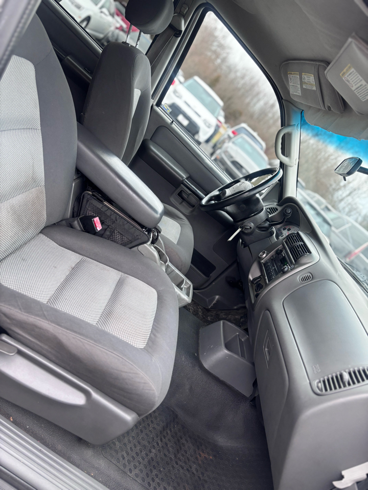 Ford Explorer Sport Trac XLS 2WD 2005