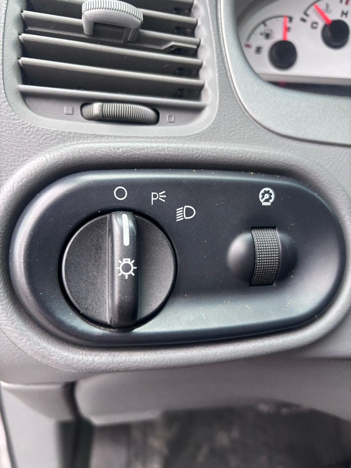 Ford Explorer Sport Trac XLS 2WD 2005