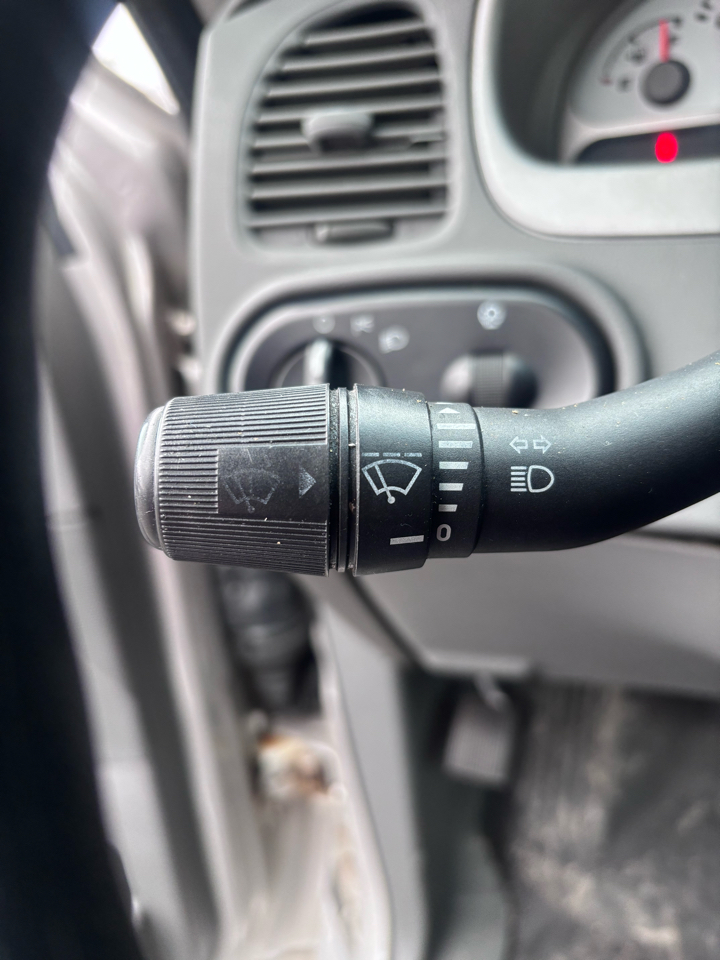 Ford Explorer Sport Trac XLS 2WD 2005