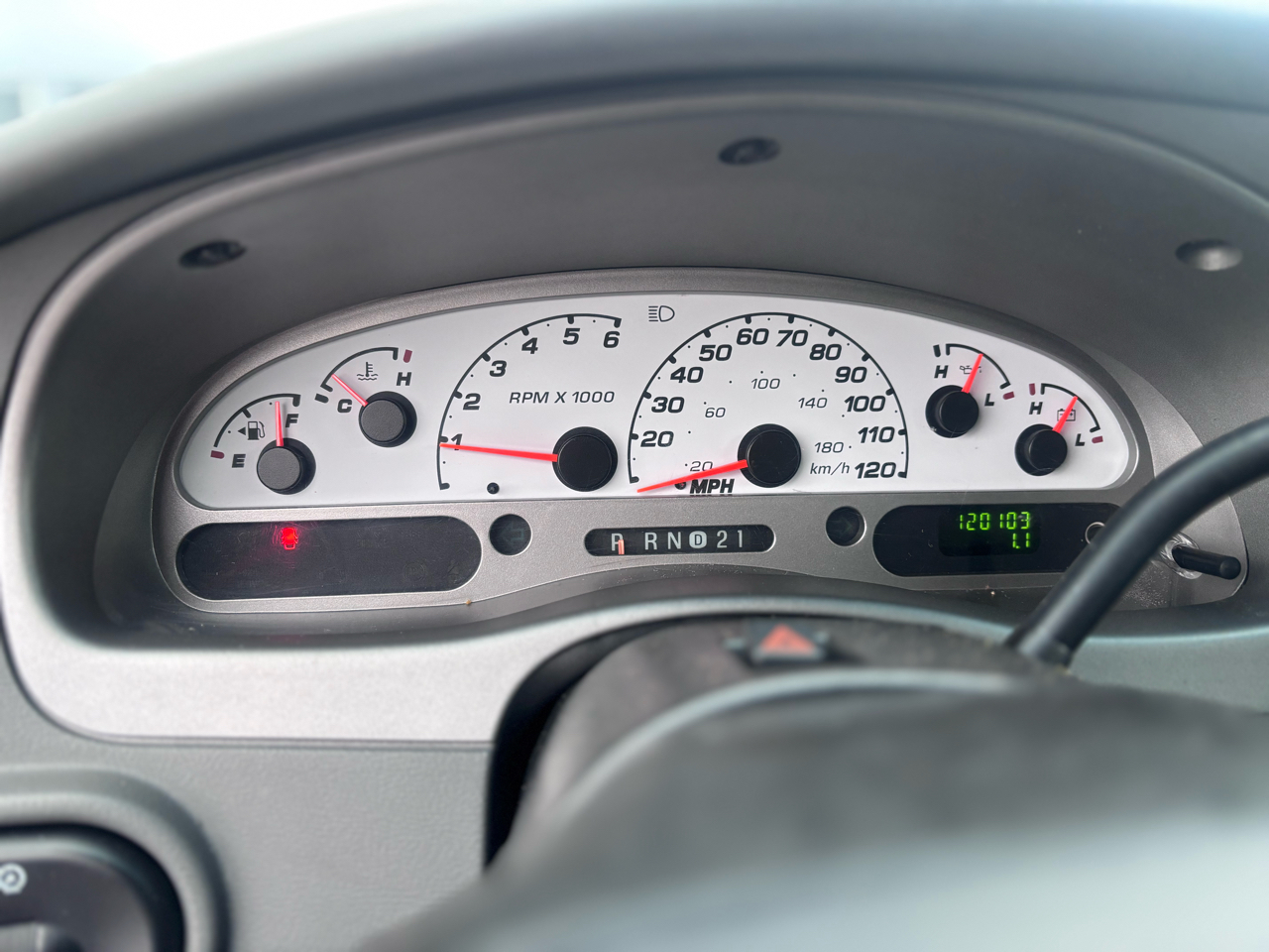 Ford Explorer Sport Trac XLS 2WD 2005