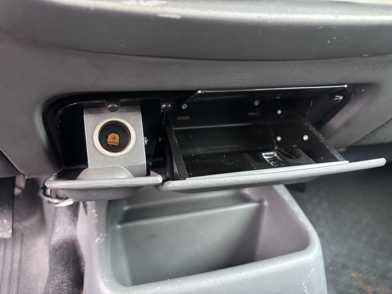 Ford Explorer Sport Trac XLS 2WD 2005