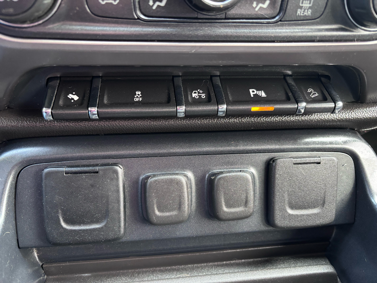 GMC Sierra 1500 SLT Crew Cab 4WD 2014