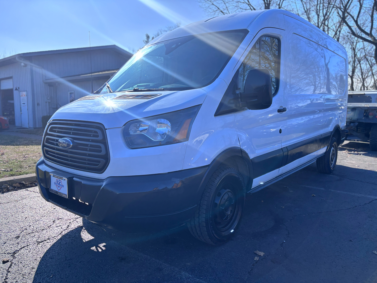 Ford Transit 250 Van Med. Roof w/Sliding Pass. 148-in. WB 2017