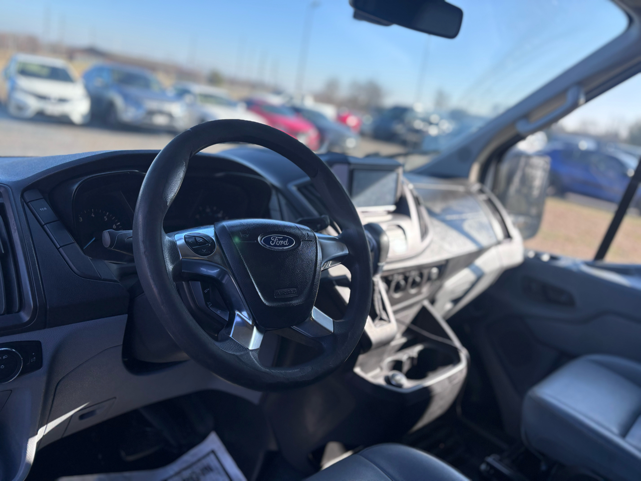 Ford Transit 250 Van Med. Roof w/Sliding Pass. 148-in. WB 2017