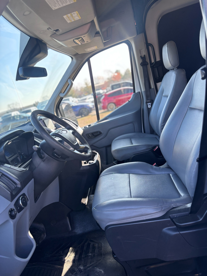 Ford Transit 250 Van Med. Roof w/Sliding Pass. 148-in. WB 2017