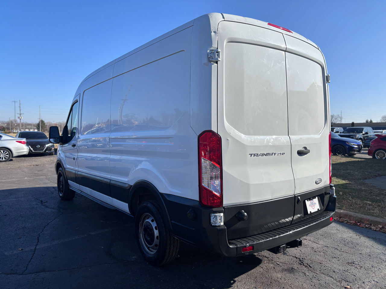 Ford Transit 250 Van Med. Roof w/Sliding Pass. 148-in. WB 2017