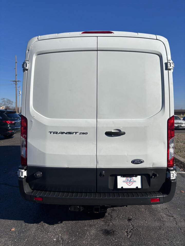 Ford Transit 250 Van Med. Roof w/Sliding Pass. 148-in. WB 2017