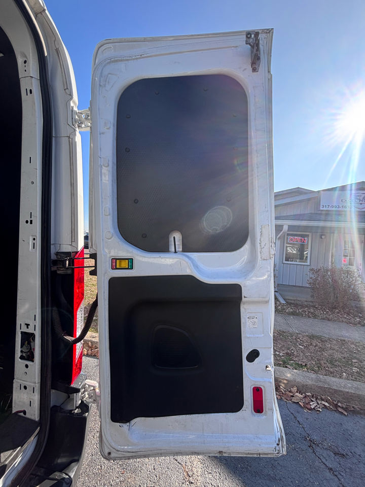 Ford Transit 250 Van Med. Roof w/Sliding Pass. 148-in. WB 2017