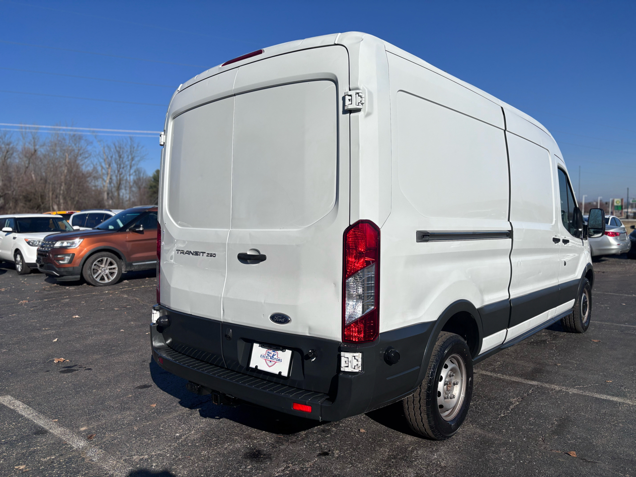 Ford Transit 250 Van Med. Roof w/Sliding Pass. 148-in. WB 2017
