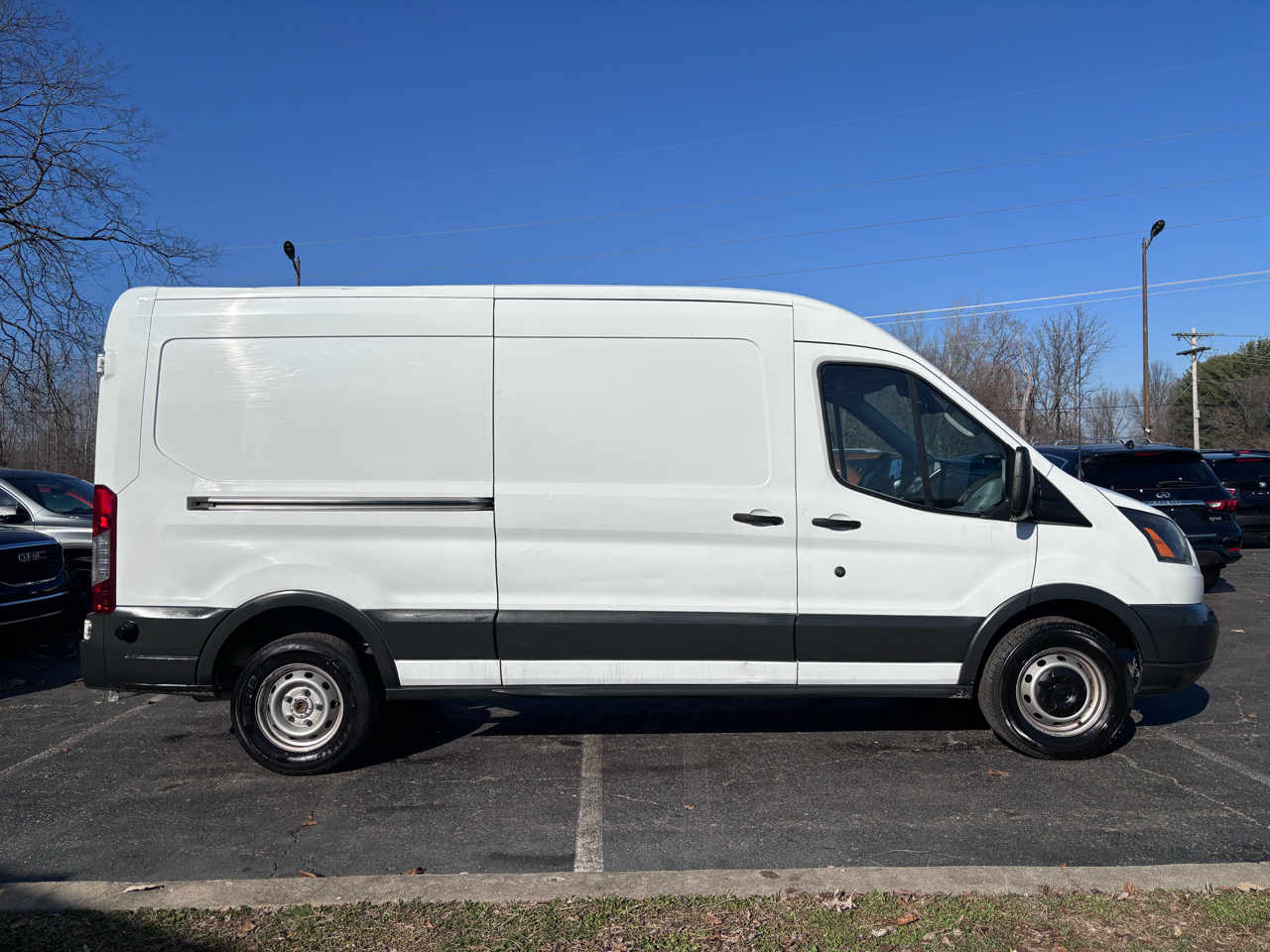 Ford Transit 250 Van Med. Roof w/Sliding Pass. 148-in. WB 2017