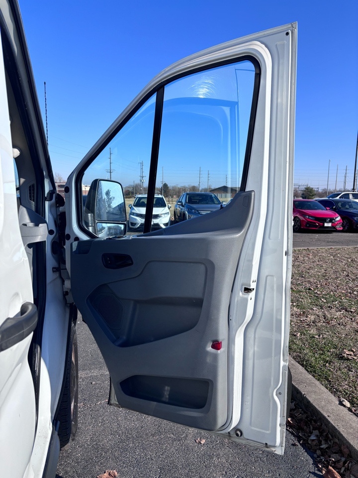 Ford Transit 250 Van Med. Roof w/Sliding Pass. 148-in. WB 2017
