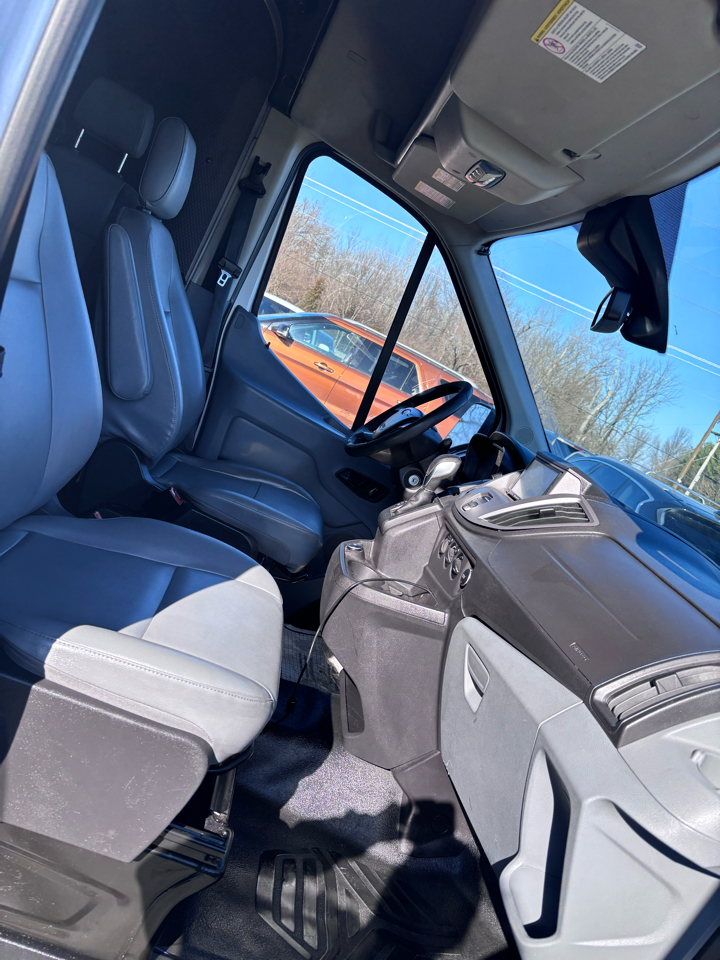 Ford Transit 250 Van Med. Roof w/Sliding Pass. 148-in. WB 2017