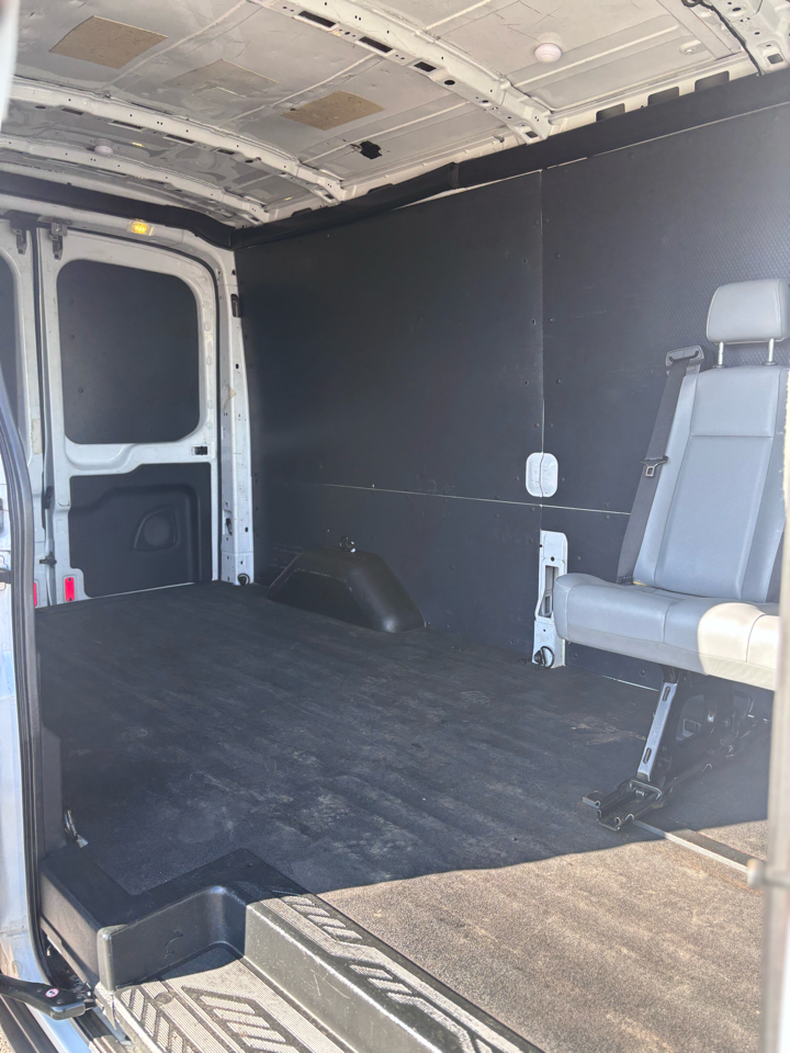 Ford Transit 250 Van Med. Roof w/Sliding Pass. 148-in. WB 2017