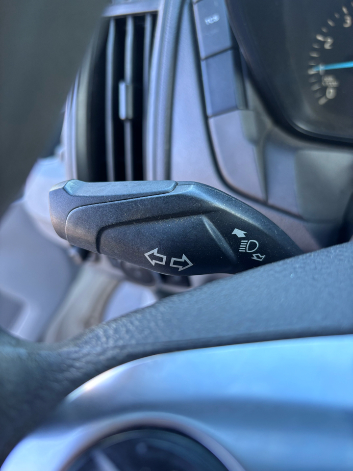 Ford Transit 250 Van Med. Roof w/Sliding Pass. 148-in. WB 2017