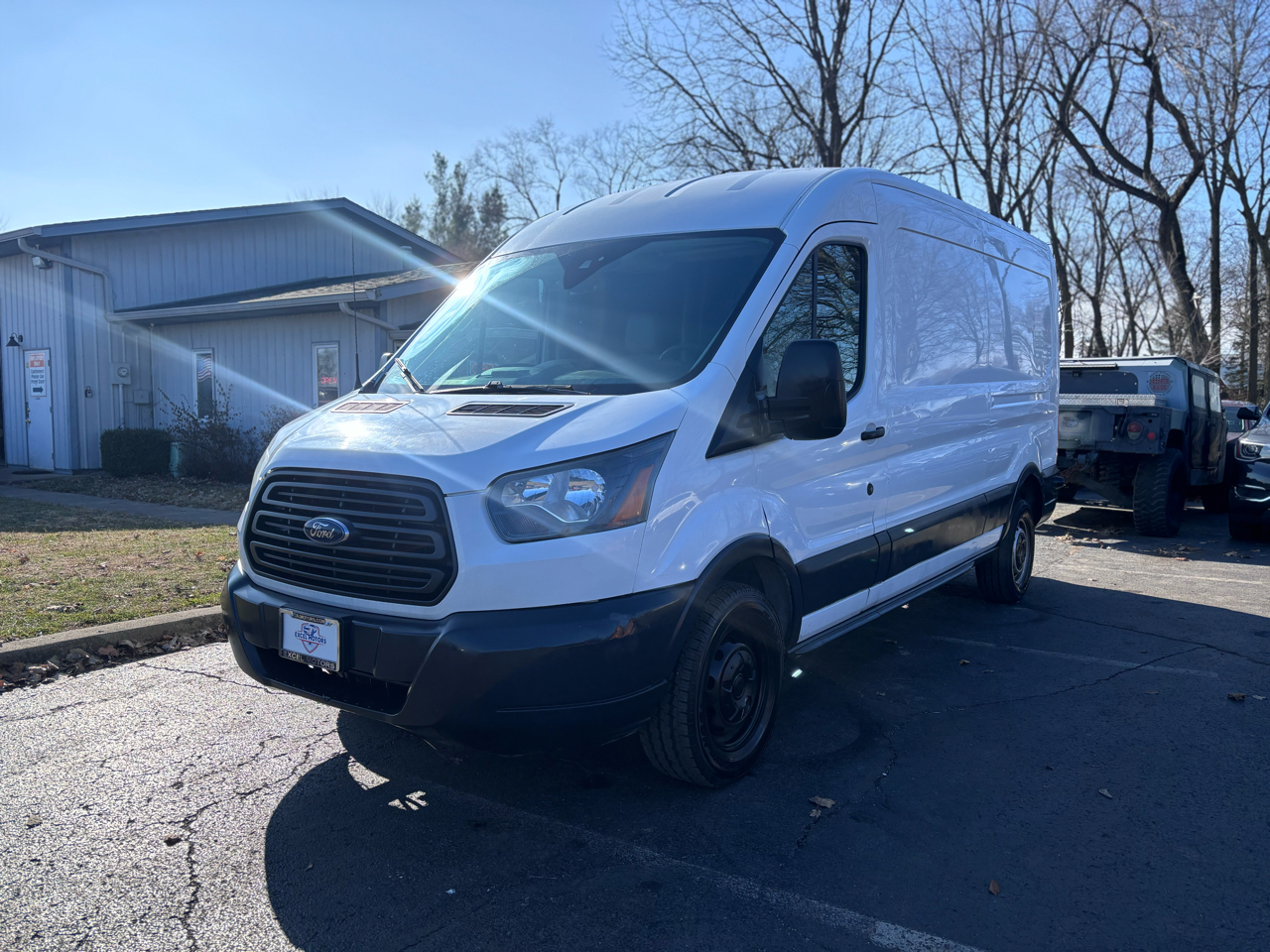 Ford Transit 250 Van Med. Roof w/Sliding Pass. 148-in. WB 2017