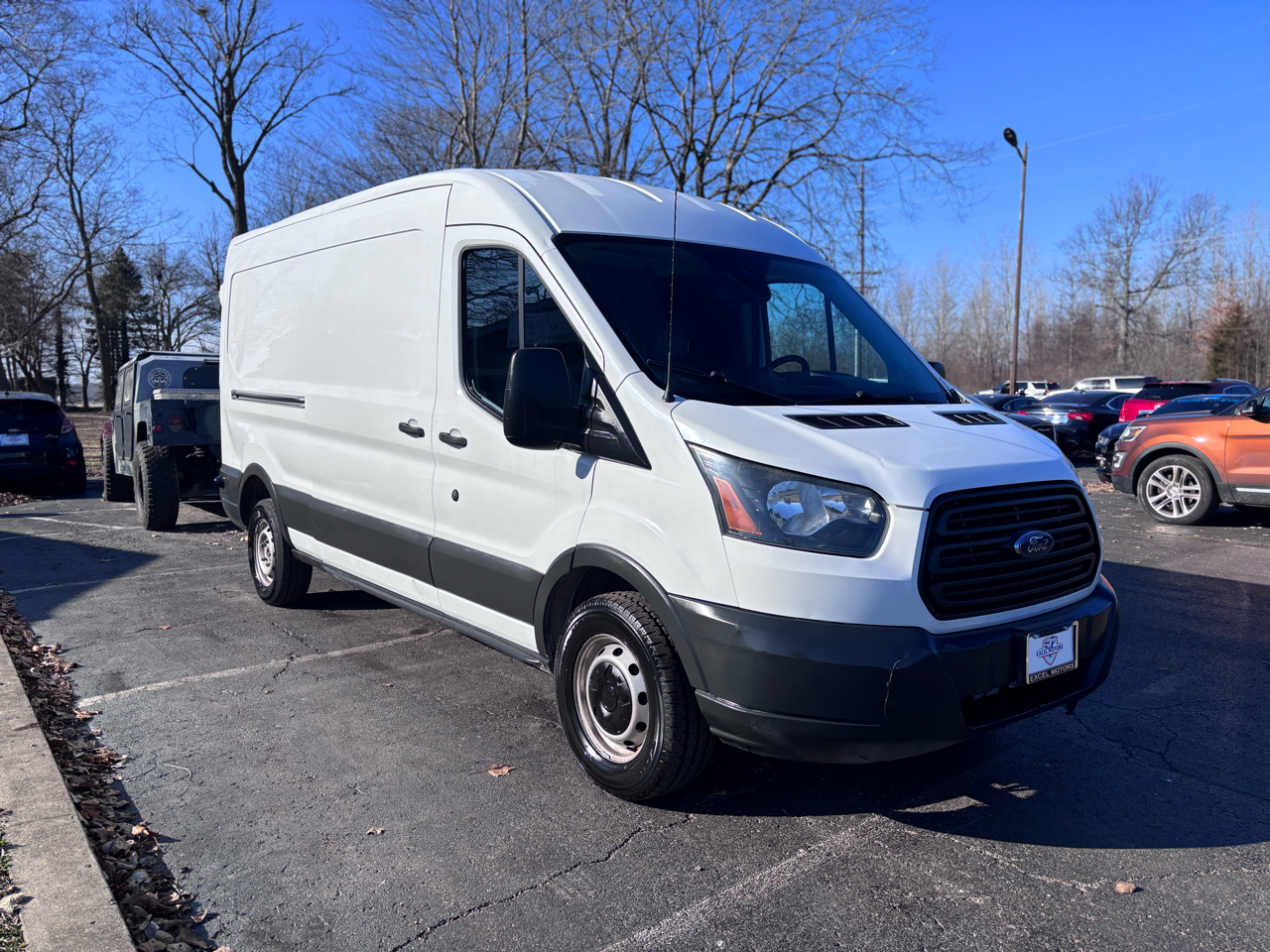 Ford Transit 250 Van Med. Roof w/Sliding Pass. 148-in. WB 2017