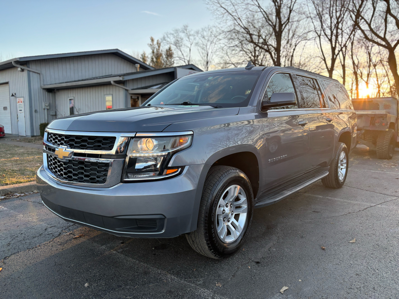 Chevrolet Suburban LT 4WD 2019