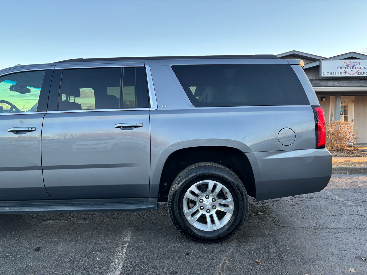 Chevrolet Suburban LT 4WD 2019