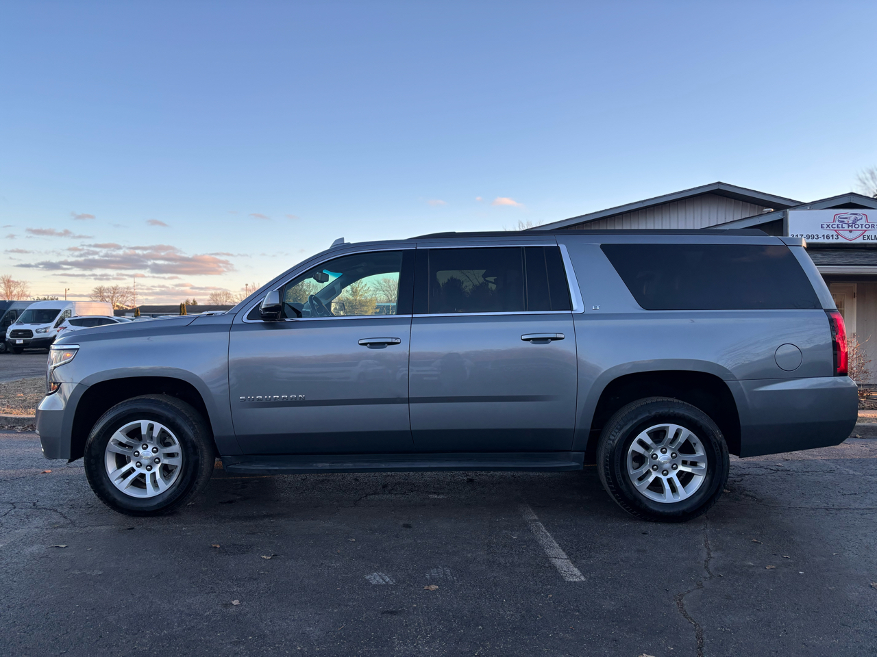 Chevrolet Suburban LT 4WD 2019