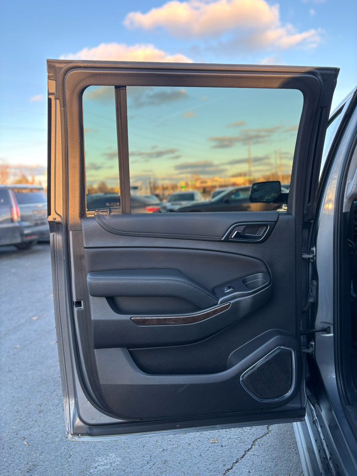 Chevrolet Suburban LT 4WD 2019