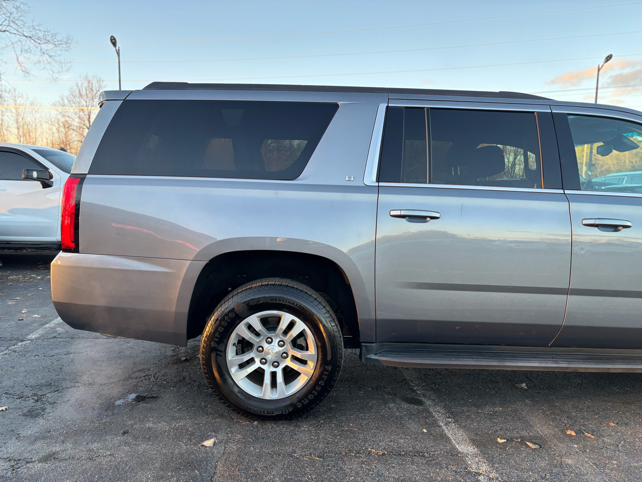 Chevrolet Suburban LT 4WD 2019