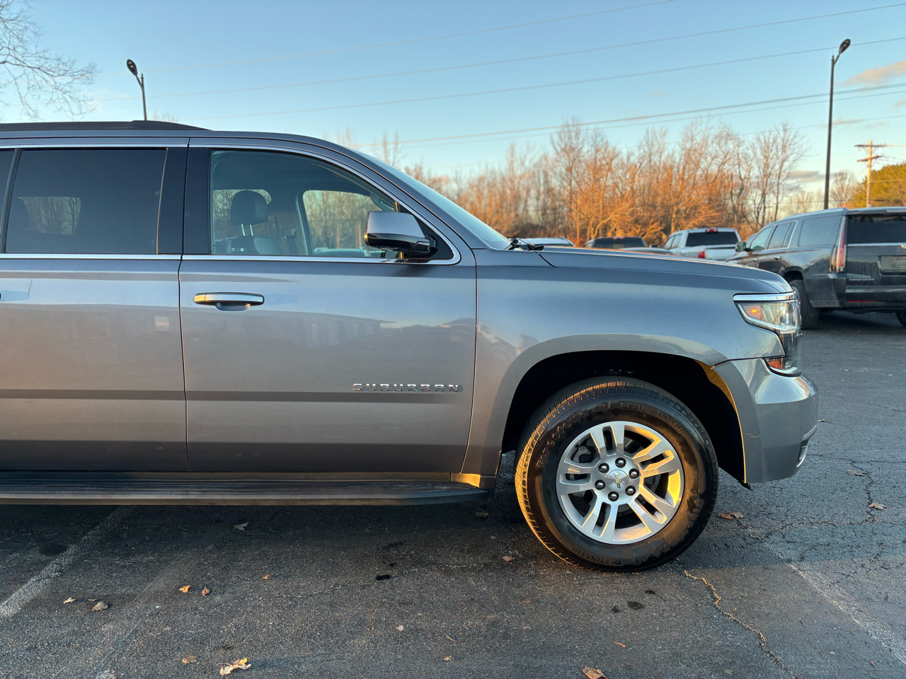 Chevrolet Suburban LT 4WD 2019