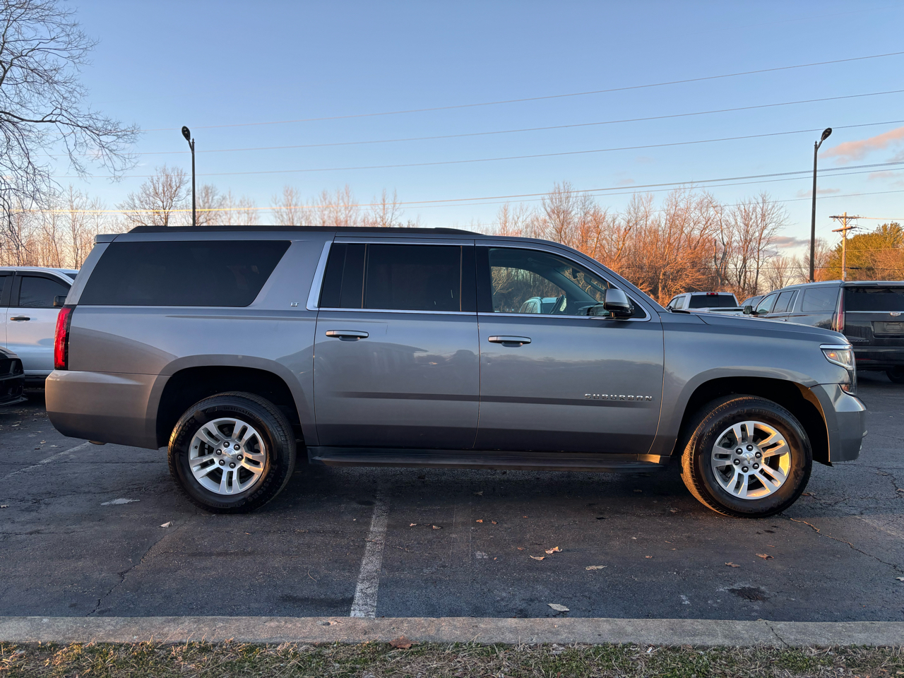 Chevrolet Suburban LT 4WD 2019