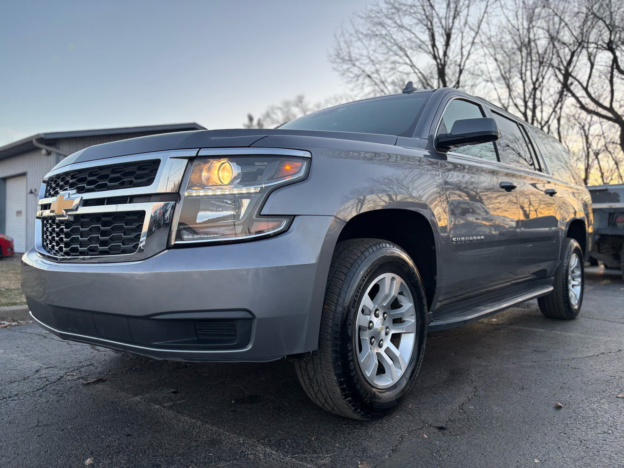 Chevrolet Suburban LT 4WD 2019