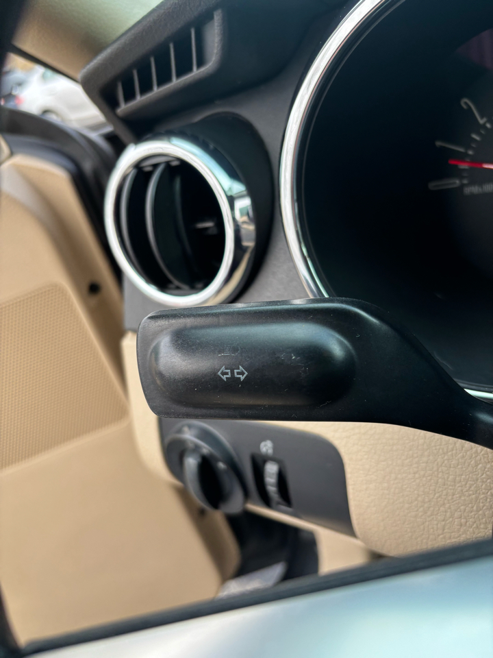 Ford Mustang V6 Premium Coupe 2008