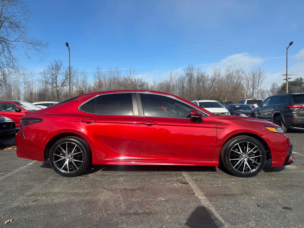 Toyota Camry SE 2023