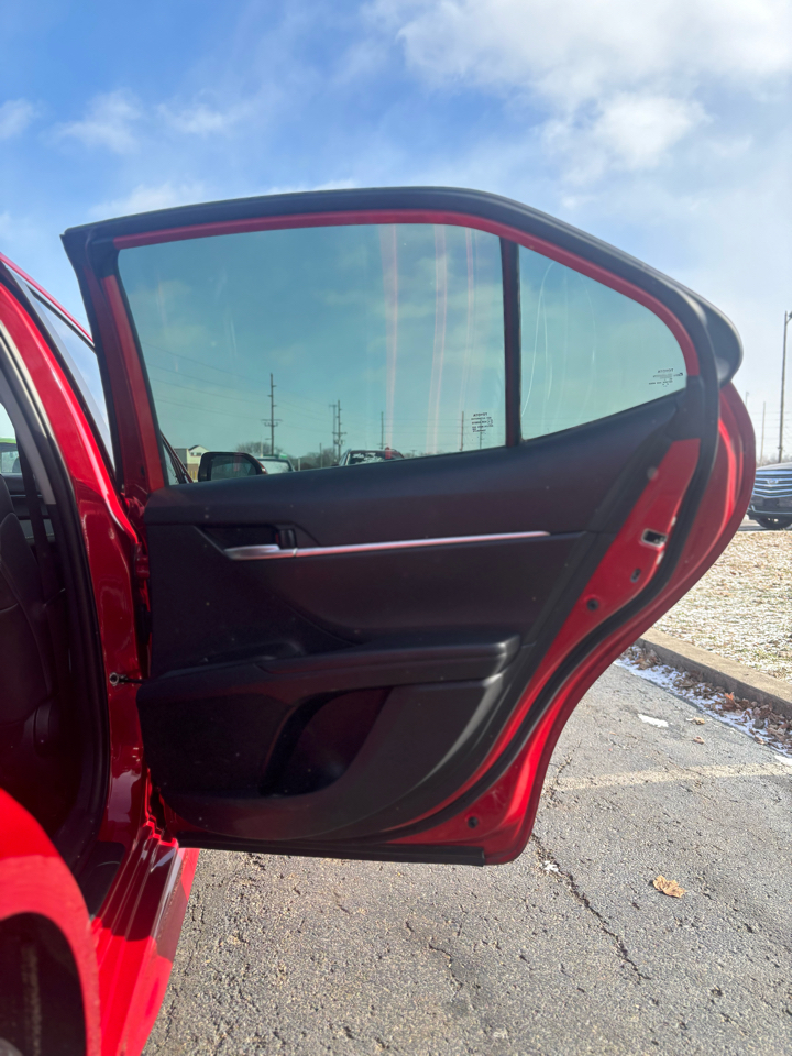 Toyota Camry SE 2023