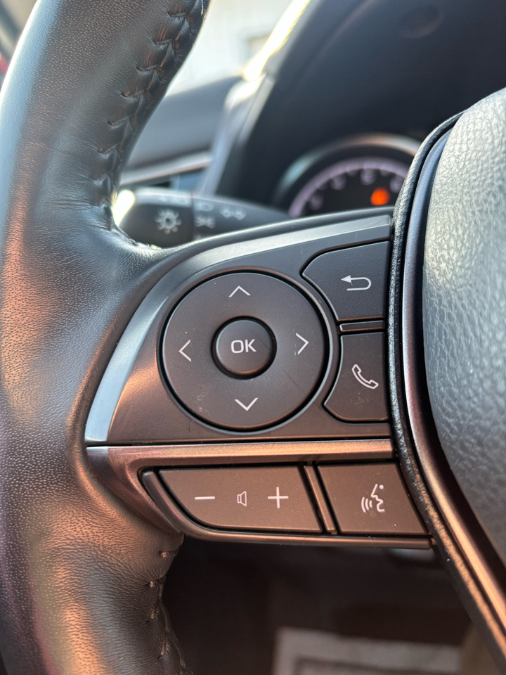 Toyota Camry SE 2023