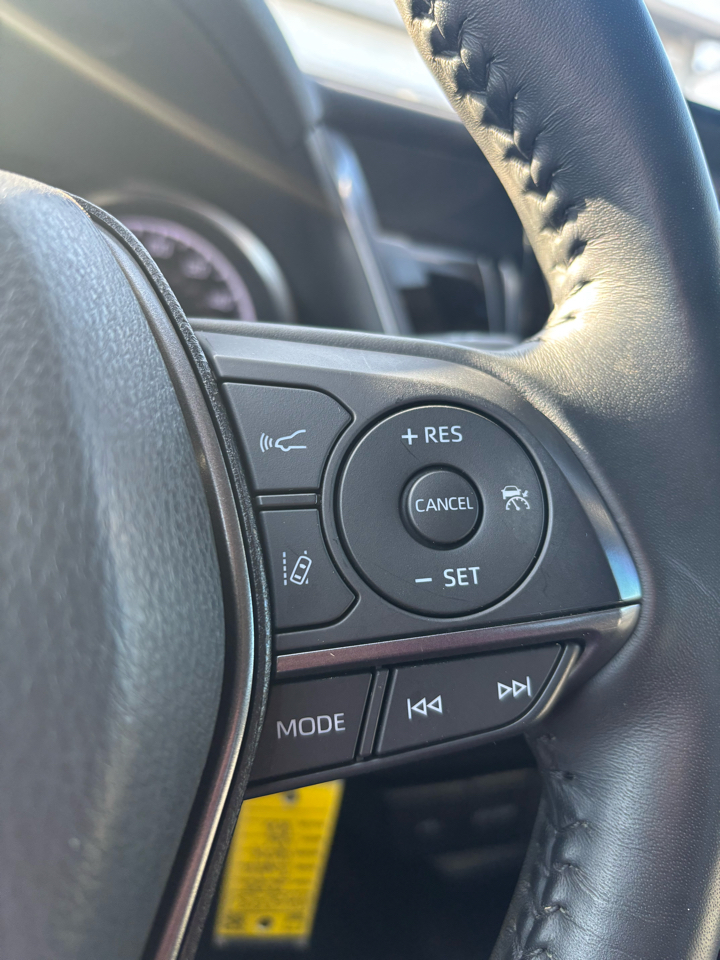 Toyota Camry SE 2023